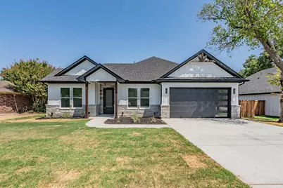 305 Hobbs Avenue, Boyd, TX 76023 - Photo 1