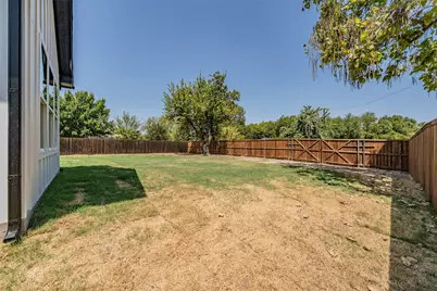 305 Hobbs Avenue, Boyd, TX 76023 - Photo 6