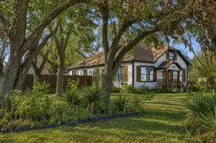 1903 N Weaver St, Gainesville, TX 76240 - Photo 1