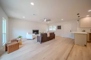 821 Lexington Dr, Lancaster, TX 75134 - Photo 8