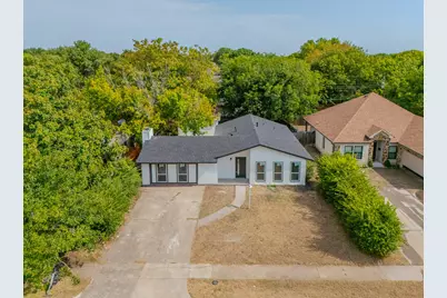 821 Lexington Drive, Lancaster, TX 75134 - Photo 2