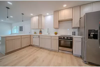 821 Lexington Drive, Lancaster, TX 75134 - Photo 6