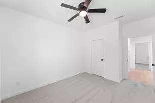 2723 Lagow St, Dallas, TX 75210 - Photo 22