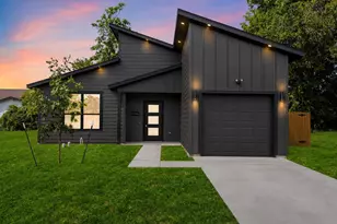 2723 Lagow St, Dallas, TX 75210 - Photo 1