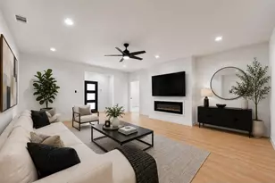 2723 Lagow St, Dallas, TX 75210 - Photo 2