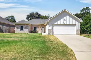 216 Skiff Dr, Gun Barrel City, TX 75156 - Photo 2
