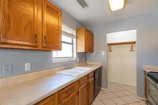 3198 Chimney Cir, Abilene, TX 79606 - Photo 10
