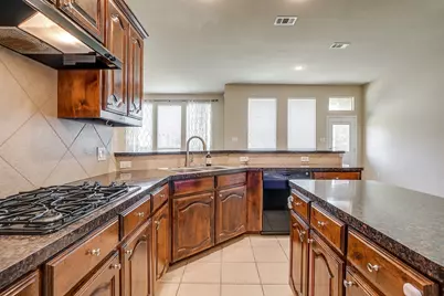 6 Beechcreek Drive, Edgecliff Village, TX 76134 - Photo 8