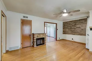 210 E Daugherty Dr, Garland, TX 75041 - Photo 8