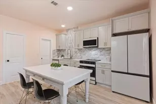 2410 S 2nd St, Waco, TX 76706 - Photo 10