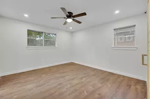 7401 Trimble Dr, Fort Worth, TX 76134 - Photo 16