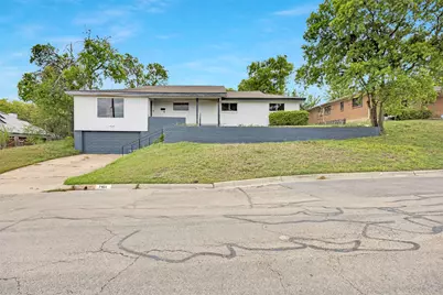 7401 Trimble Drive, Fort Worth, TX 76134 - Photo 2
