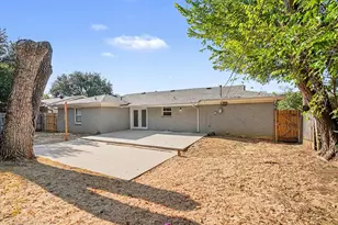 6705 Yosemite Dr, Fort Worth, TX 76112 - Photo 16