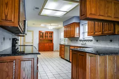 1123 Shady Oak Trail, Mansfield, TX 76063 - Photo 8