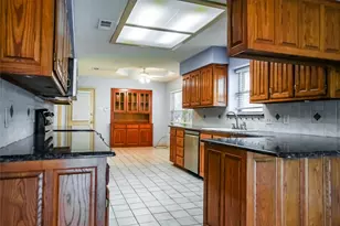 1123 Shady Oak Trail, Mansfield, TX 76063 - Photo 8