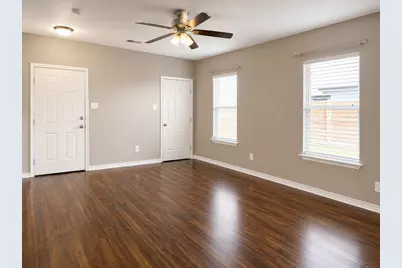 719 E 6th Street, Bonham, TX 75418 - Photo 4