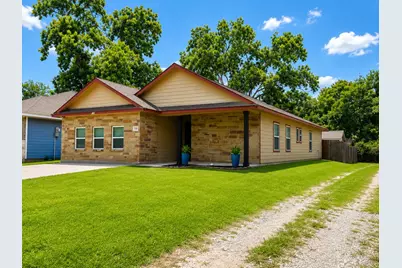 719 E 6th Street, Bonham, TX 75418 - Photo 2