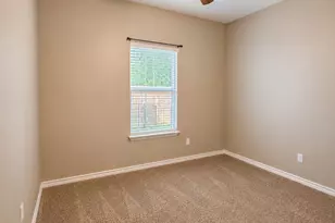 719 E 6th St, Bonham, TX 75418 - Photo 14