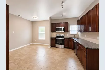 719 E 6th Street, Bonham, TX 75418 - Photo 10