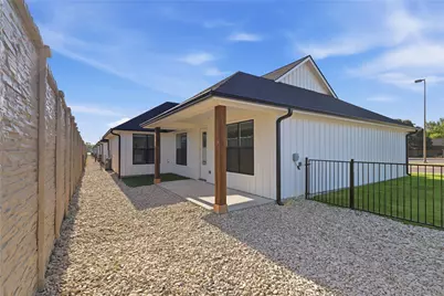 206 E Ewell Street, Granbury, TX 76048 - Photo 26