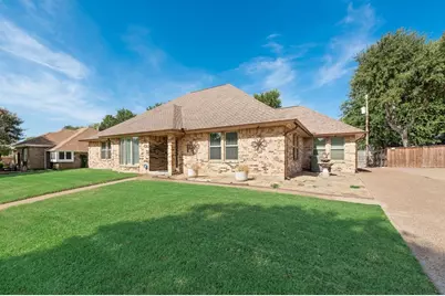 3713 Ridgewood Drive, Grand Prairie, TX 75052 - Photo 2
