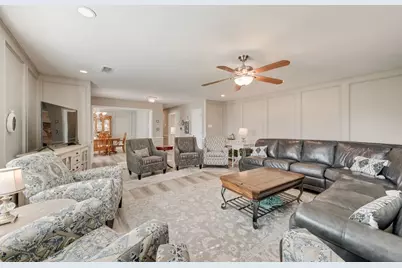 3713 Ridgewood Drive, Grand Prairie, TX 75052 - Photo 8