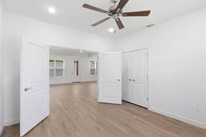 210 E Ewell Street, Granbury, TX 76048 - Photo 6