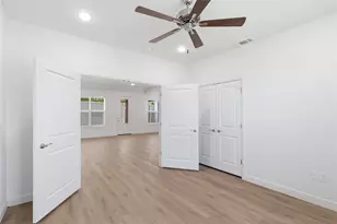 210 E Ewell St, Granbury, TX 76048 - Photo 6