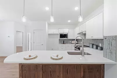 210 E Ewell Street, Granbury, TX 76048 - Photo 4