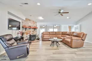 718 Green Valley Dr, Abilene, TX 79601 - Photo 10