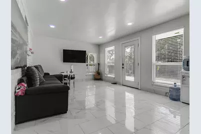 500 Oakwood Drive, Euless, TX 76040 - Photo 2