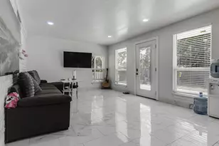 500 Oakwood Dr, Euless, TX 76040 - Photo 2