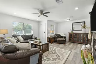 13640 Janwood Ln, Farmers Branch, TX 75234 - Photo 4