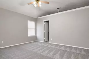 617 Pleasant Valley Dr, Burleson, TX 76028 - Photo 6