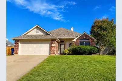 617 Pleasant Valley Drive, Burleson, TX 76028 - Photo 1