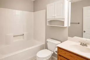 617 Pleasant Valley Dr, Burleson, TX 76028 - Photo 10