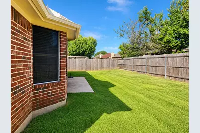 617 Pleasant Valley Drive, Burleson, TX 76028 - Photo 2