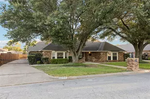6640 Pleasant Ridge Dr, North Richland Hills, TX 76180 - Photo 4