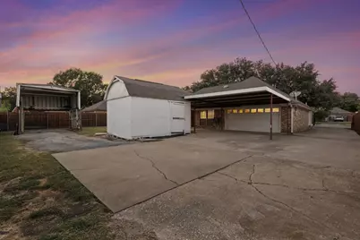 6640 Pleasant Ridge Drive, North Richland Hills, TX 76180 - Photo 26