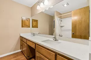 6640 Pleasant Ridge Dr, North Richland Hills, TX 76180 - Photo 8