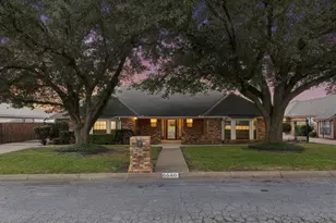 6640 Pleasant Ridge Dr, North Richland Hills, TX 76180 - Photo 1