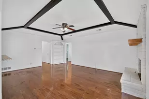 10526 Ravenscroft Dr, Dallas, TX 75230 - Photo 4