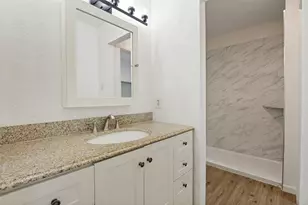 502 Brian Dr, Grand Prairie, TX 75052 - Photo 16