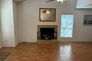 606 Squaw Creek Ct, Arlington, TX 76018 - Photo 4