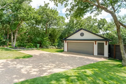 2856 Peninsula Drive, Grapevine, TX 76051 - Photo 4