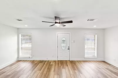 865 Stanford Drive, Lancaster, TX 75134 - Photo 4