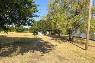504 S Hall St, Montague, TX 76251 - Photo 28