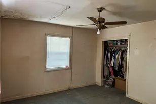 504 S Hall St, Montague, TX 76251 - Photo 6