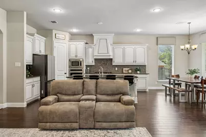 403 Clear Creek Drive, Mansfield, TX 76063 - Photo 10