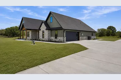 1047 Pioneer Crossing, Weatherford, TX 76088 - Photo 2